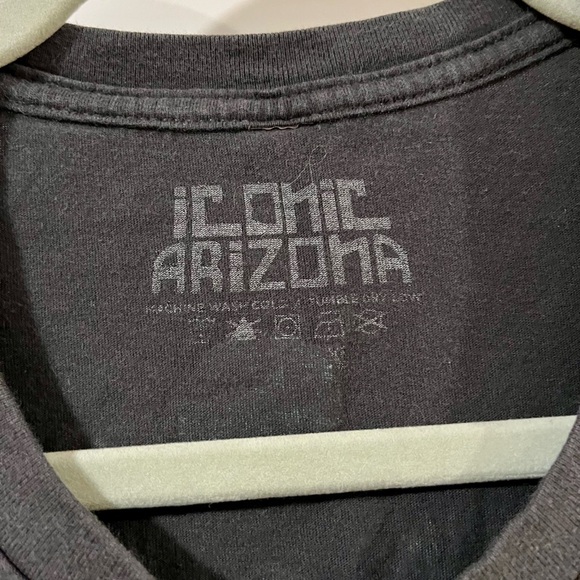 Iconic Arizona Under Every Stone Men’s Tee - Picture 3 of 5